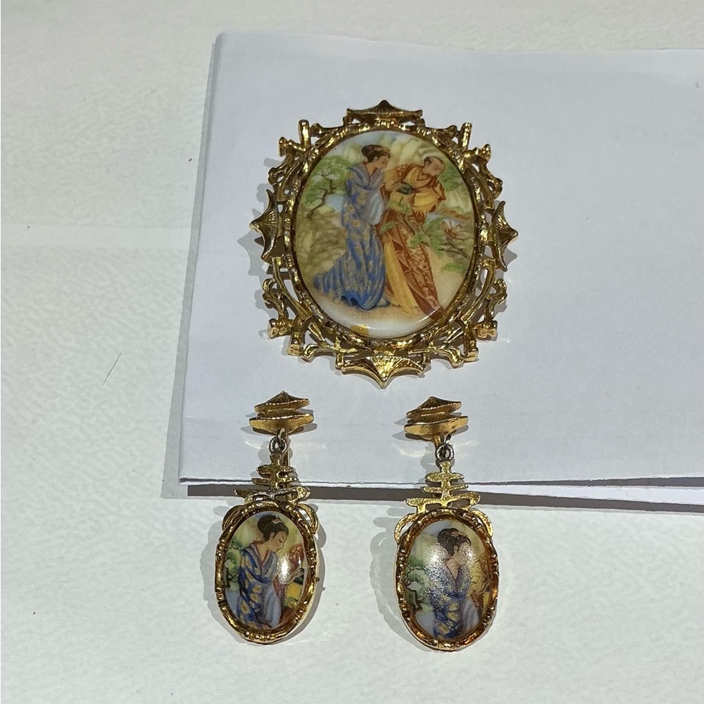 Vintage Gold Tone and Transfer Print on Porcelain Jewelry Set